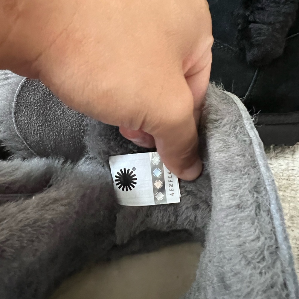 UGG Romely Short Buckle - Picture 3 of 5